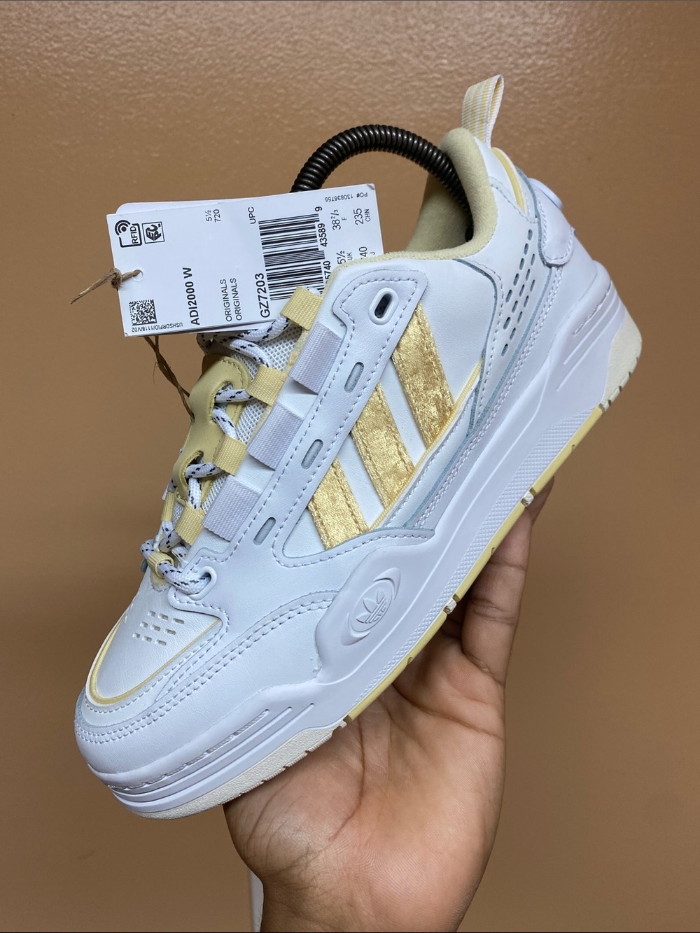 Adidas ADI2000 Women's Sneakers "White Almost Yellow Velvet" Size 7 GZ7203 - Picture 10 of 17
